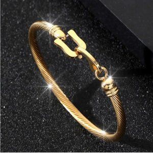 SOLD‼️ NEW Stainless Steel Gold Plated Bracelet